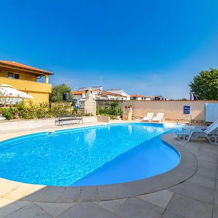 Dika By Interhome Poreč